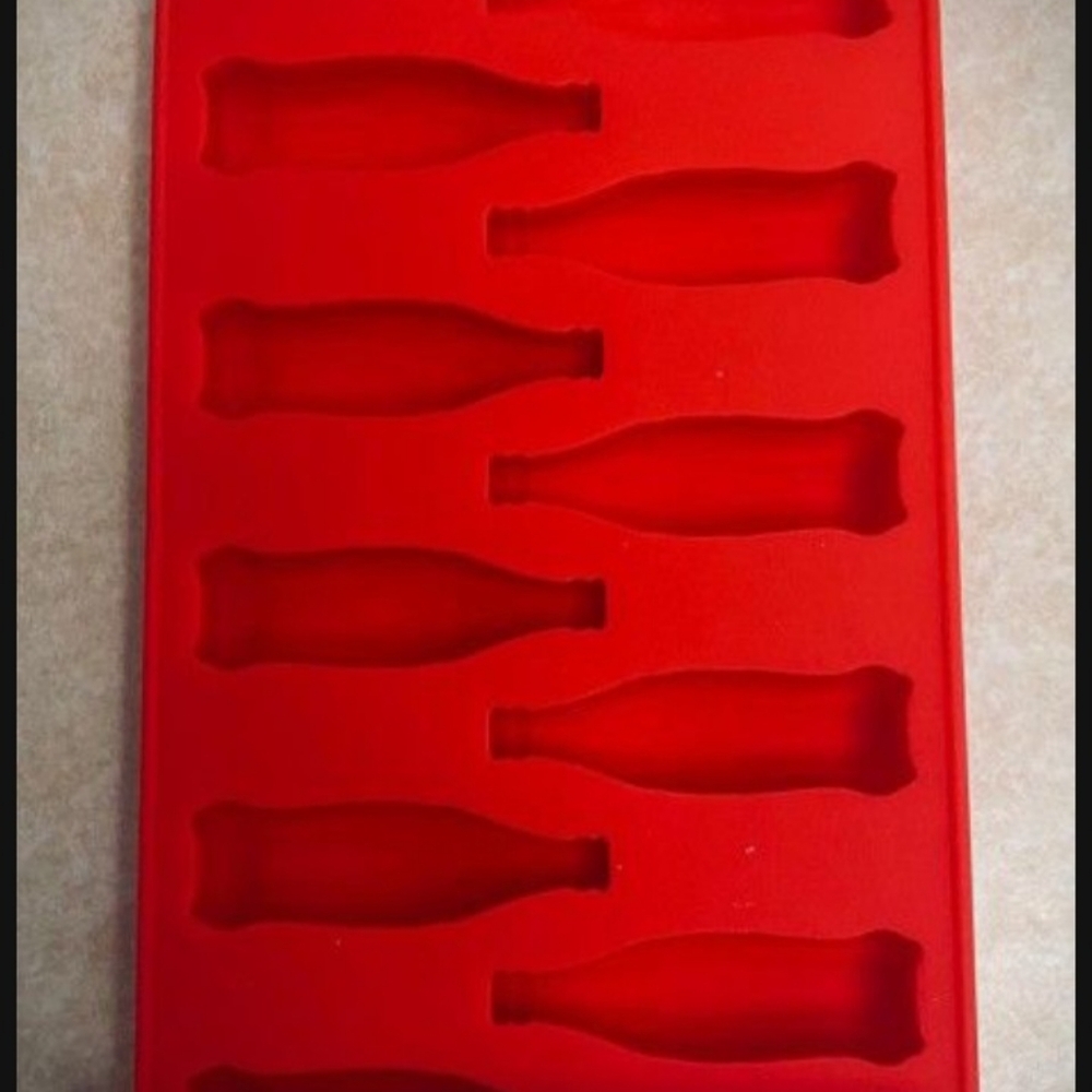 NEW, COCA-COLA ICE CUBE TRAY. SIZE: 3.5" X 6.5" - Picture 3 of 3